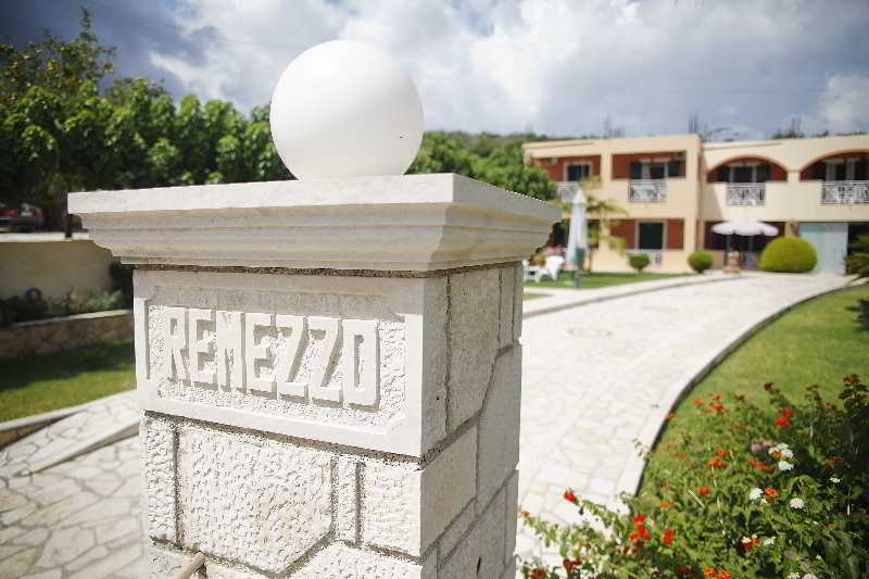 Remezzo Studios & Apartments Amoudi Eksteriør bilde