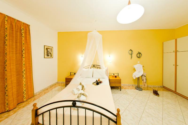 Remezzo Studios & Apartments Amoudi Eksteriør bilde